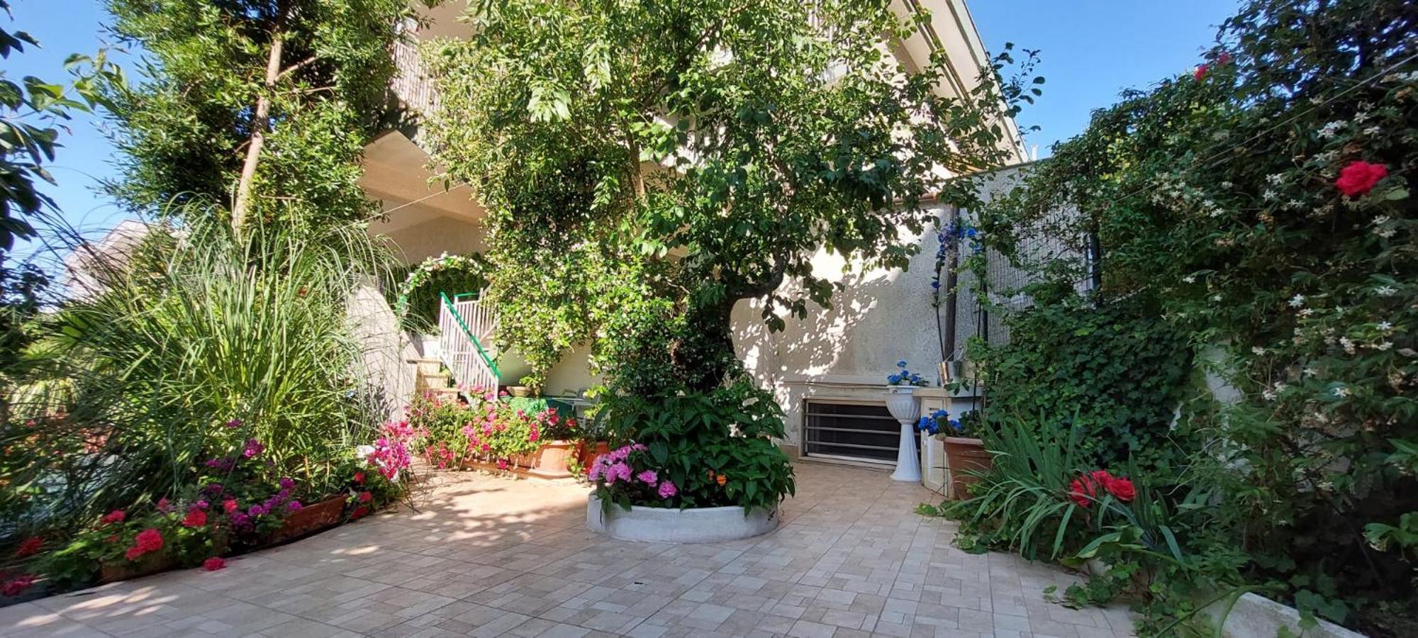 Hotel Casa Di Sofia à Castellana Grotte Extérieur photo